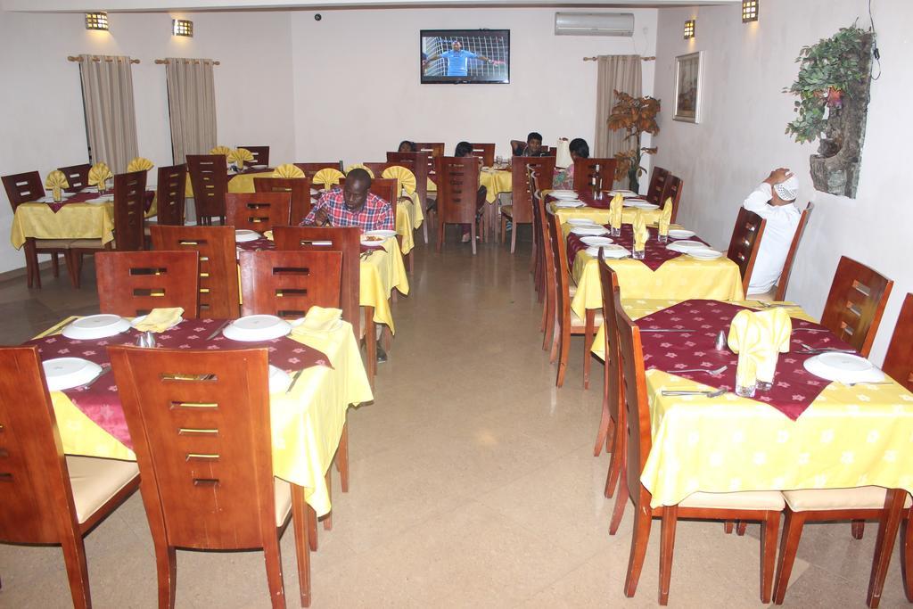 Hotel Lubumbashi Buitenkant foto